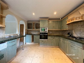 Rothesay Drive, Highcliffe, Christchurch, BH23