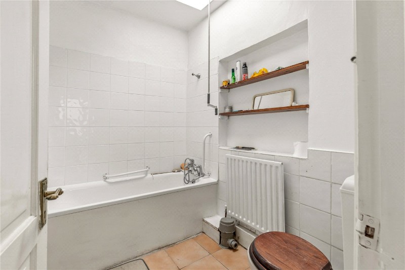 Clissold Crescent, London, N16