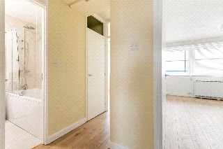 Sidney Street, London, E1