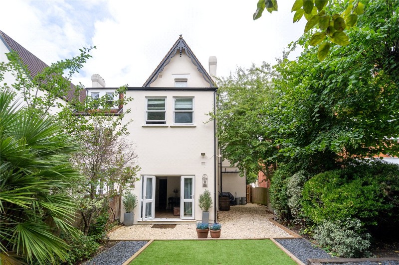 Valley Road, London, SW16