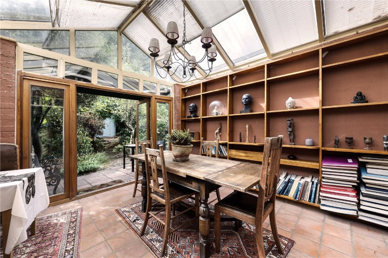 Lavington Stables, Vandyke Close, London, SW15