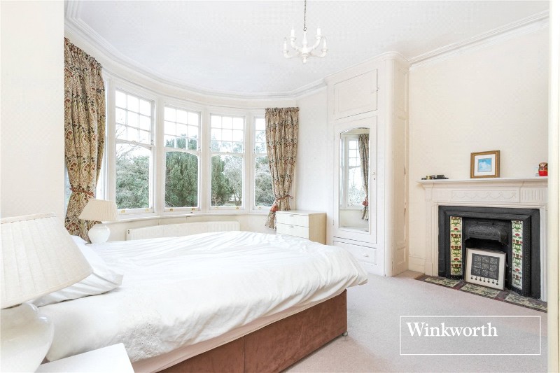 Etchingham Park Road, Finchley, London, N3