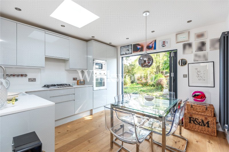 Barrowell Green, London, N21