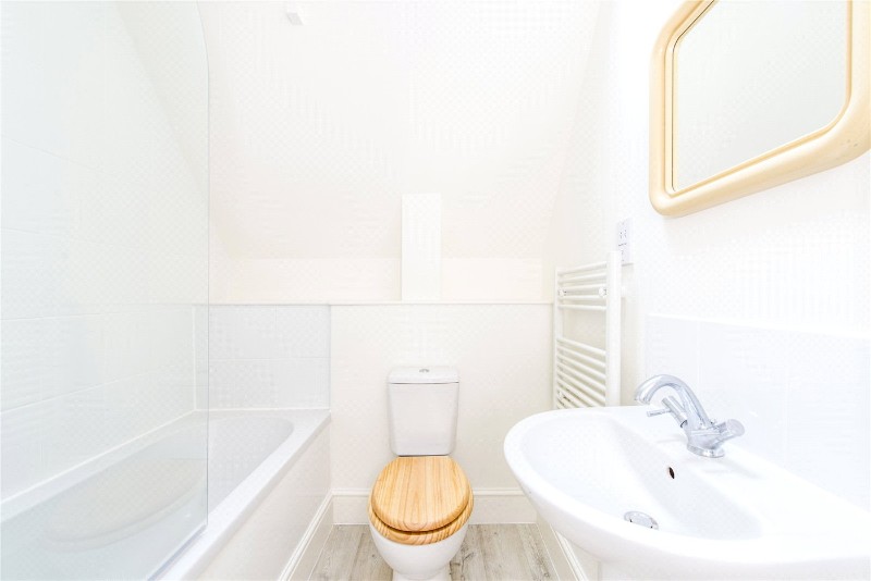 Streatham High Road, London, SW16