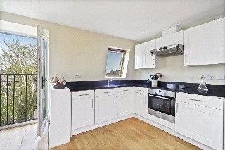 Davisville Road, London, W12