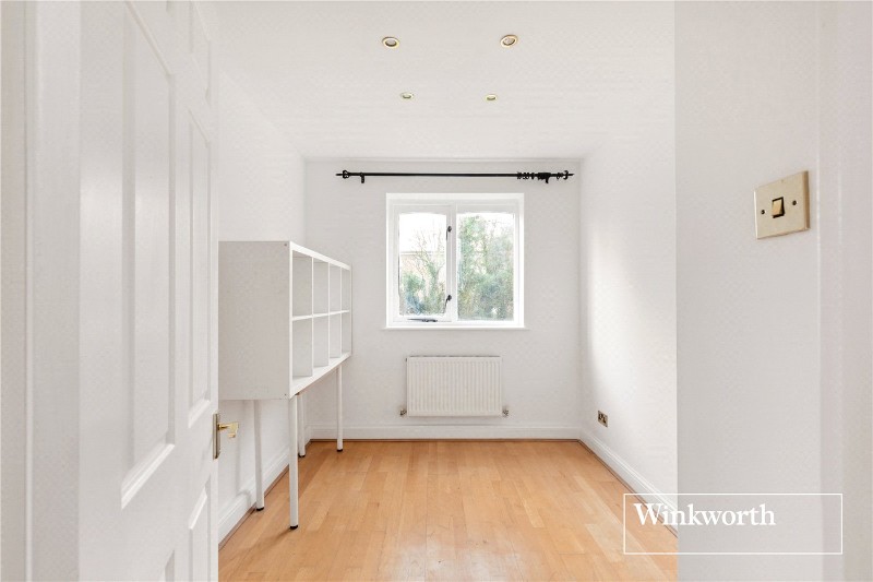 Clandon Gardens, Finchley, London, N3