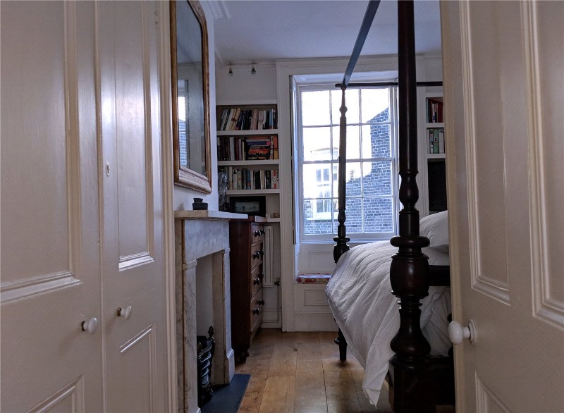 New Row, London, WC2N