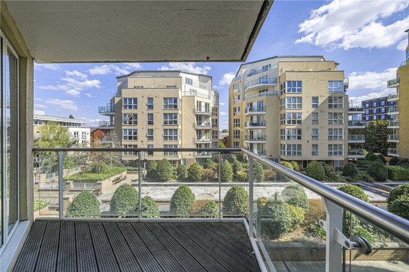 Water Gardens Square, London, SE16