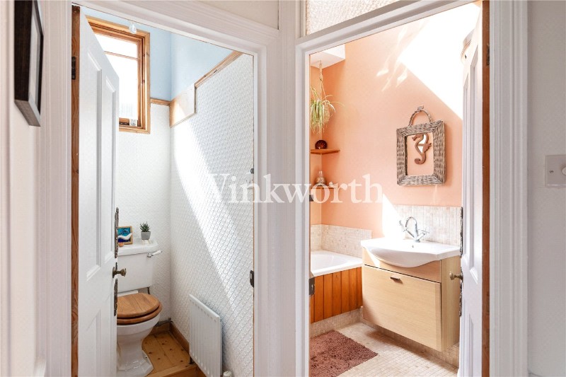 Caversham Avenue, London, N13