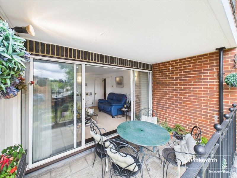 Regency Crescent, Hendon, London, NW4
