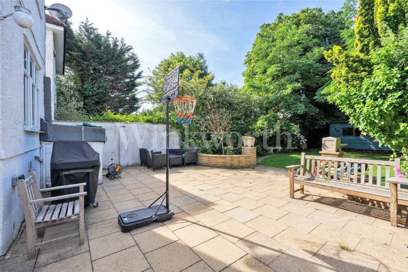 The Ridgeway, London, NW11
