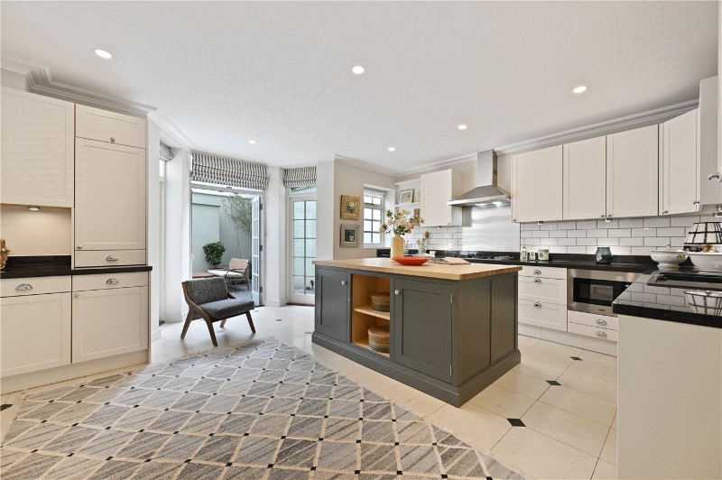 Vicarage Gardens, London, W8