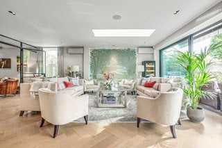 Castelnau, Barnes, London, SW13