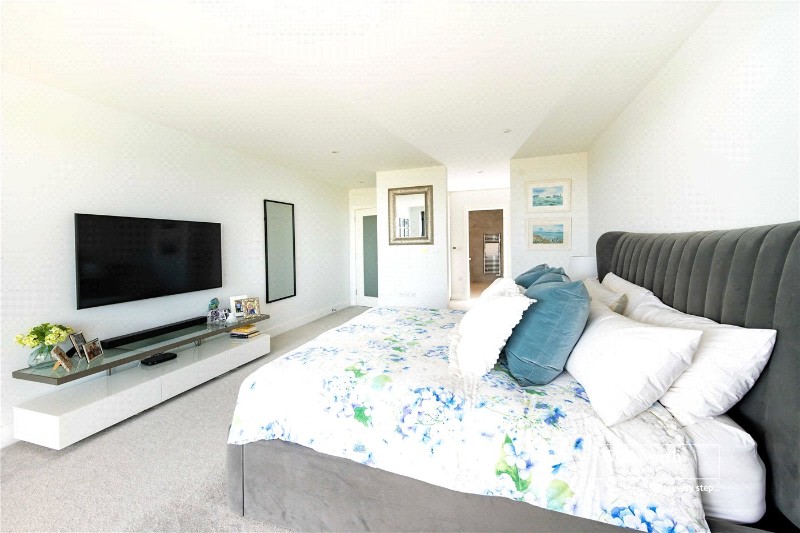 Wharncliffe Road, Highcliffe, Christchurch, Dorset, BH23