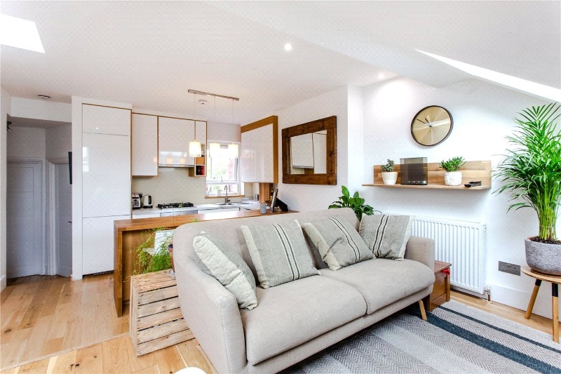 Rathcoole Gardens, London, N8