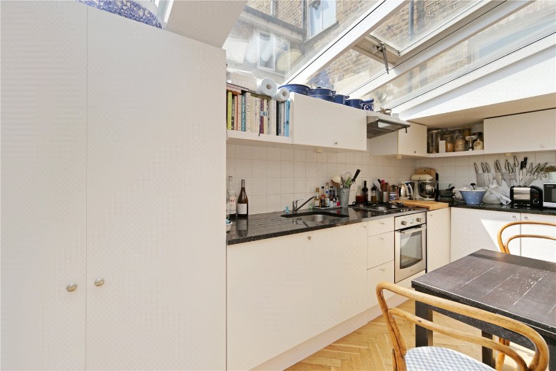 Clifton Avenue, London, W12