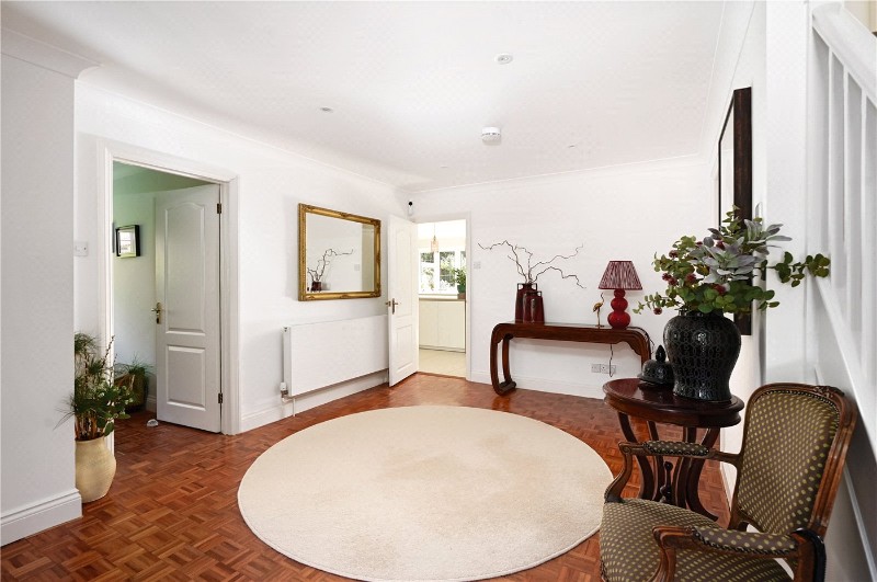 Nine Mile Ride, Finchampstead, Wokingham, Berkshire, RG40