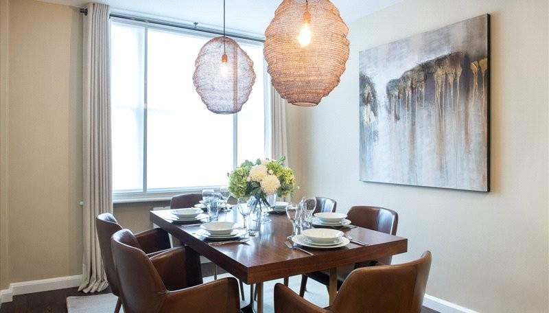 Hill Street, London, W1J