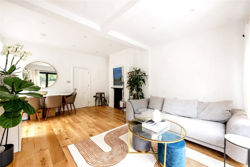 Eynham Road, London, W12