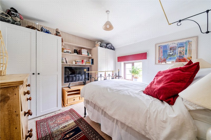 Tilford Road, Tilford, Farnham, Surrey, GU10
