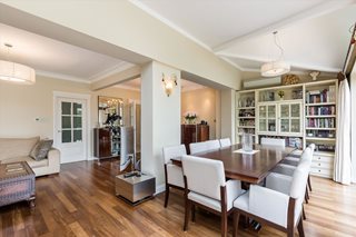 Devereux Lane, Barnes, London, SW13
