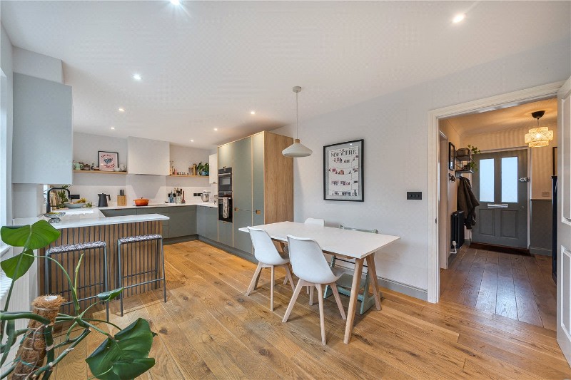 Roman Way, Farnham, Surrey, GU9