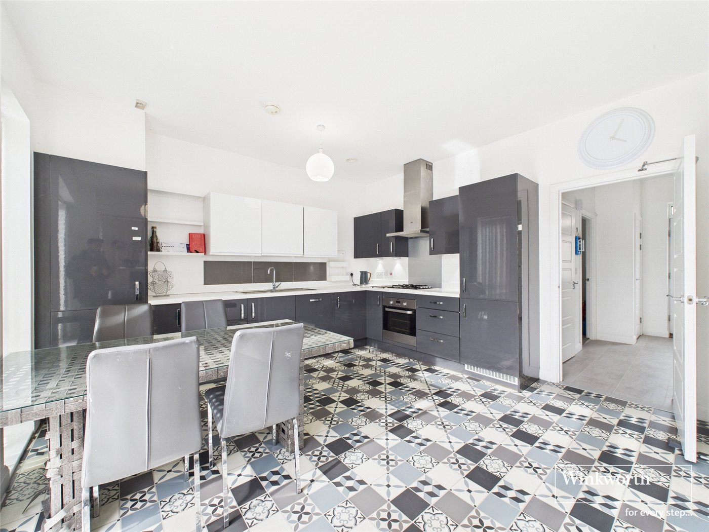Edgecumbe Avenue, Colindale, NW9