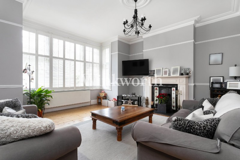 Derwent Road, London, N13