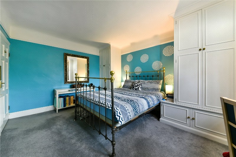 Gloucester Court, Kew Road, Kew, TW9