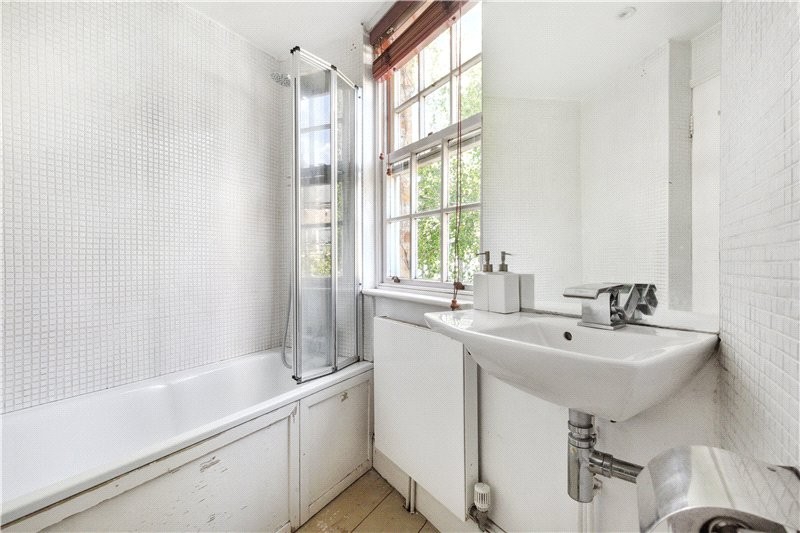 Kennington Road, Kennington, London, UK, SE11
