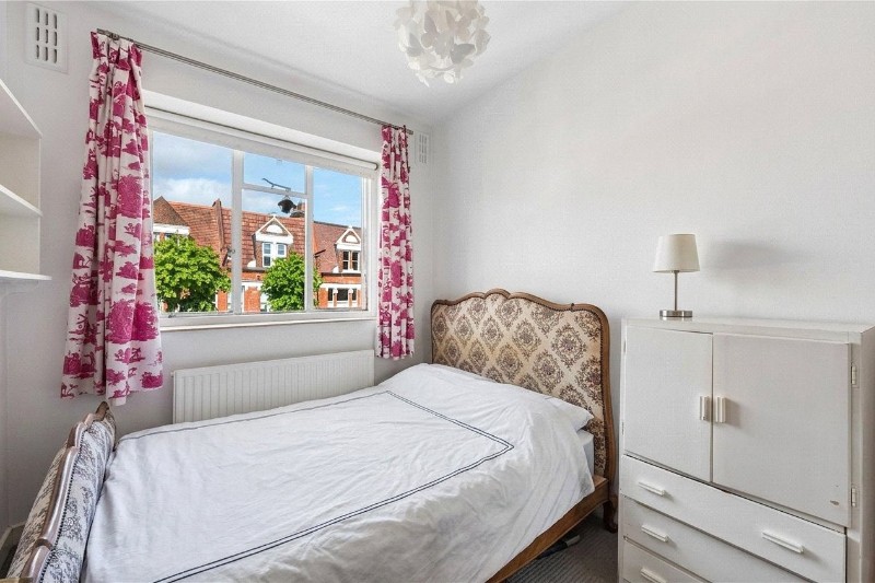 Clissold Crescent, London, N16