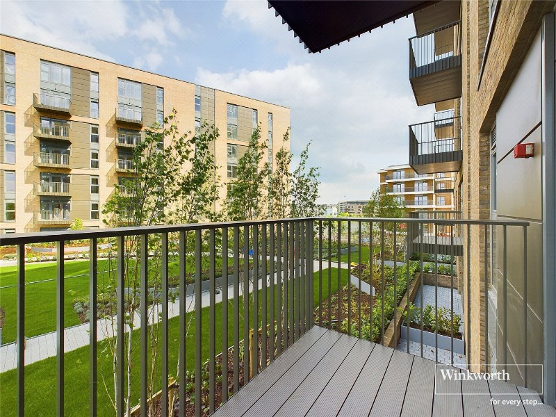 Flagstaff Road, Bankside Gardens, Reading, Berkshire, RG2