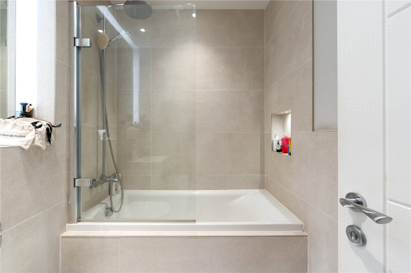 Springfield Lane, Weybridge, Surrey, KT13