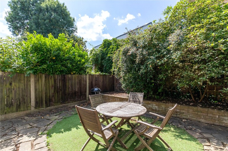 Julian Avenue, London, W3