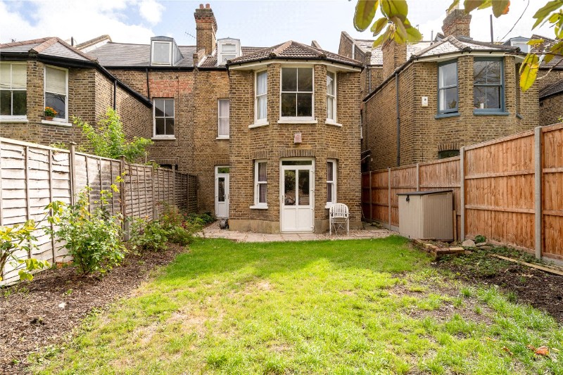 Deronda Road, London, SE24