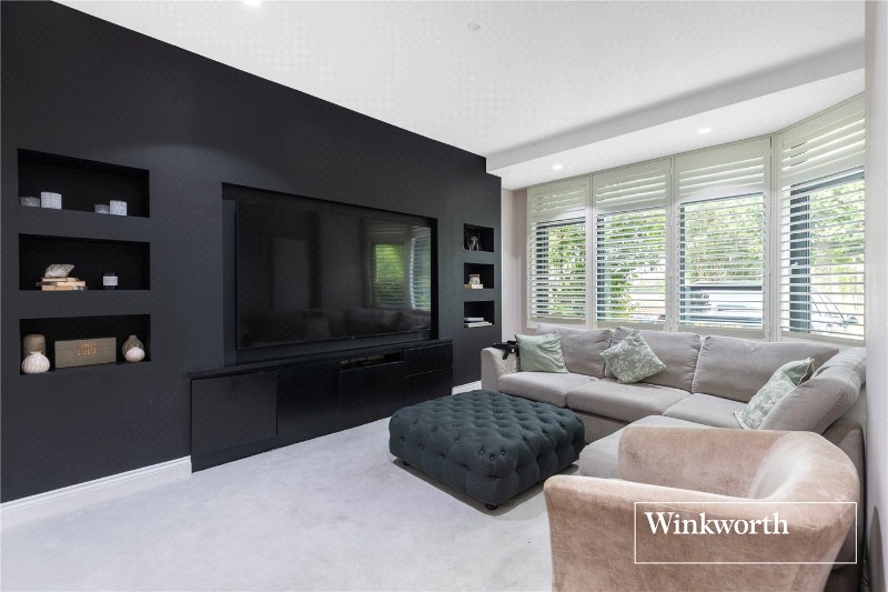 Bow Lane, Finchley, London, N12