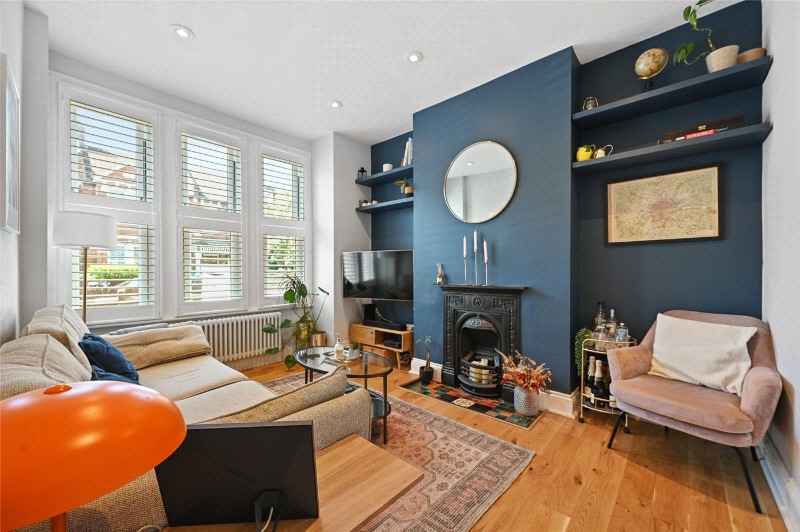 Oaklands Grove, London, W12
