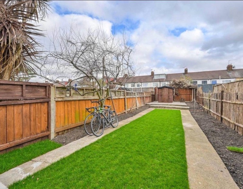 Sanderstead Road, London, E10