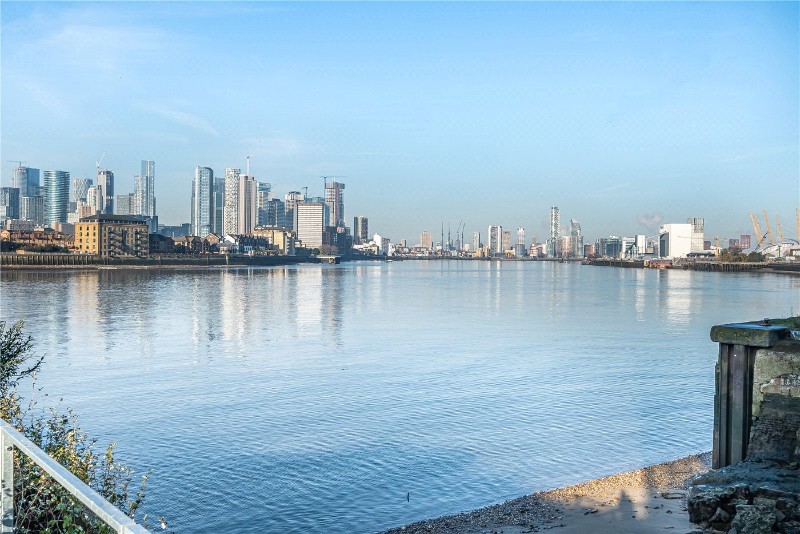 Granite Apartments, 30 River Gardens Walk, Greenwich, London, SE10