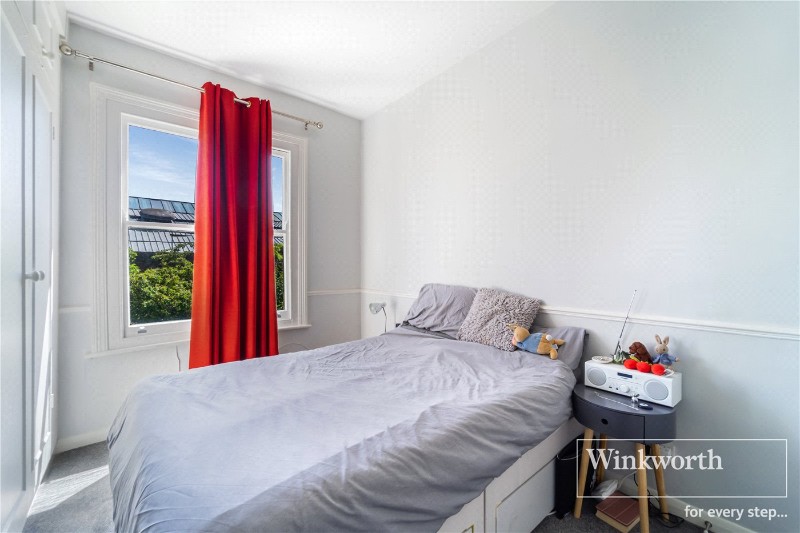 Ennismore Avenue, London, W4