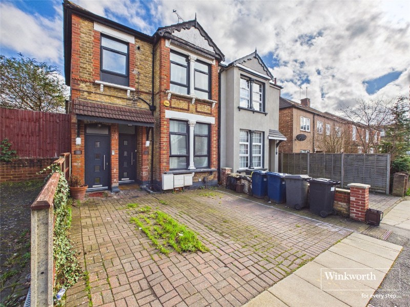 First Avenue, London, NW4