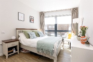 Dee Road, Richmond, TW9