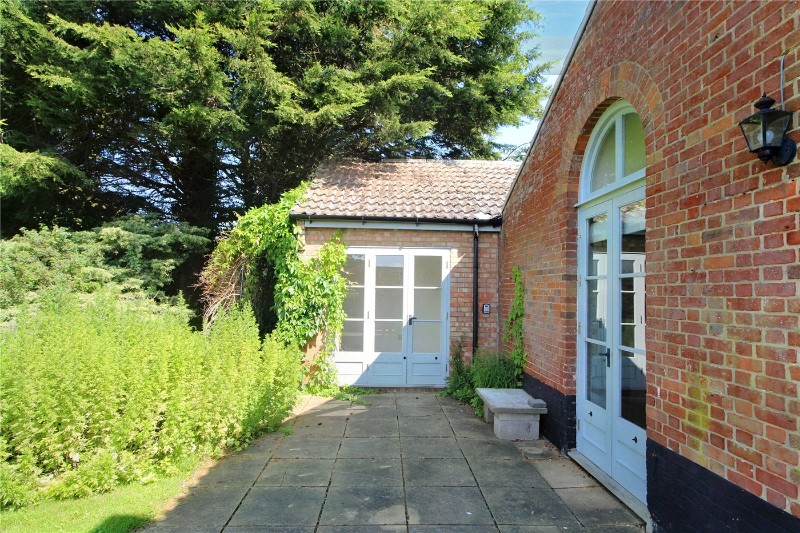 Geldeston Hall, Yarmouth Road, Geldeston, Beccles, NR34