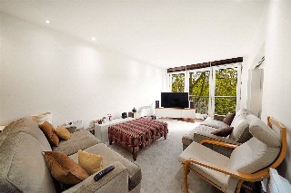 Crouch End Hill, London, N8