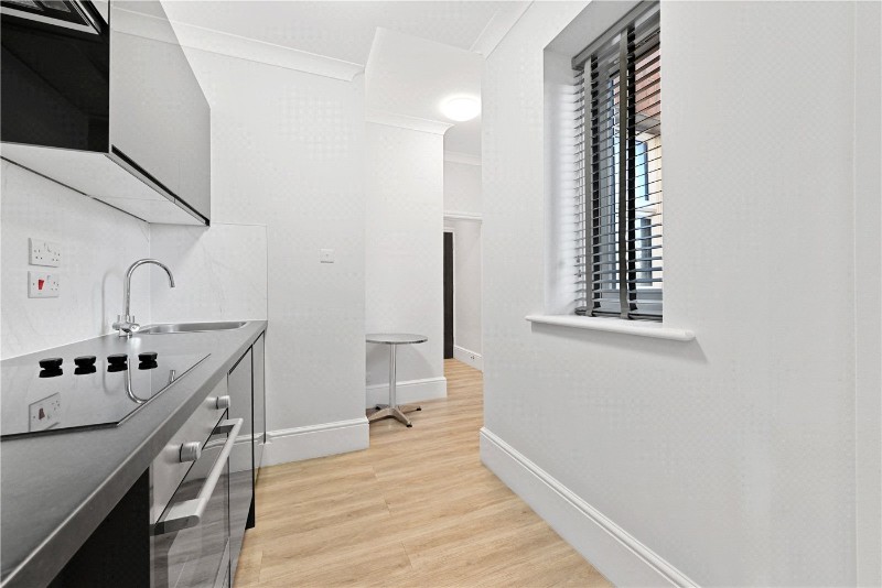 High Road, London, NW10