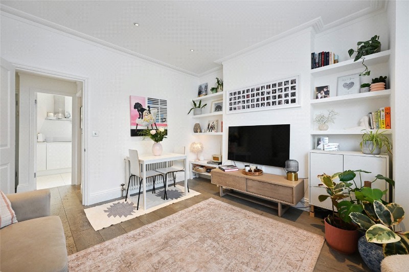 Askew Crescent, London, W12