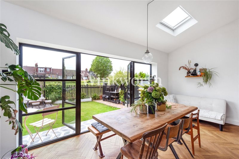 Hamilton Crescent, London, N13