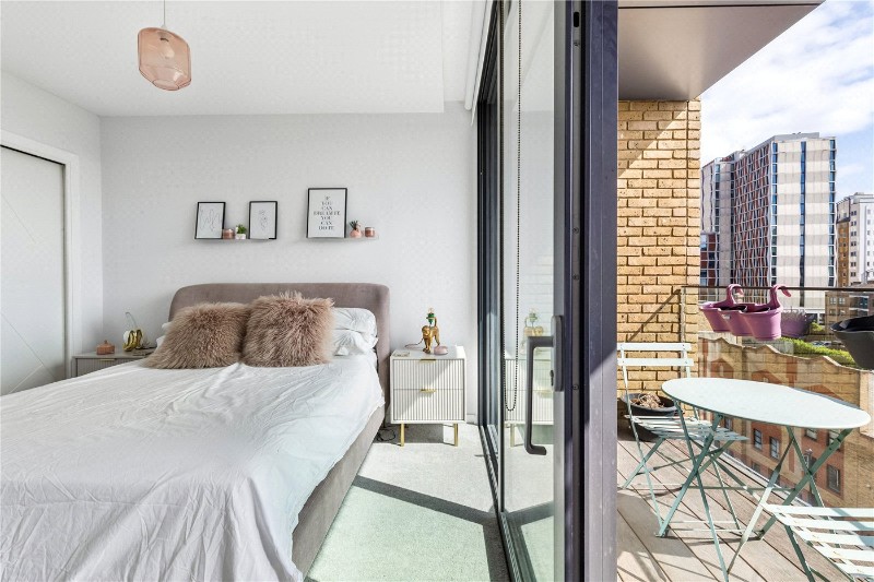 Bridle Mews, London, E1