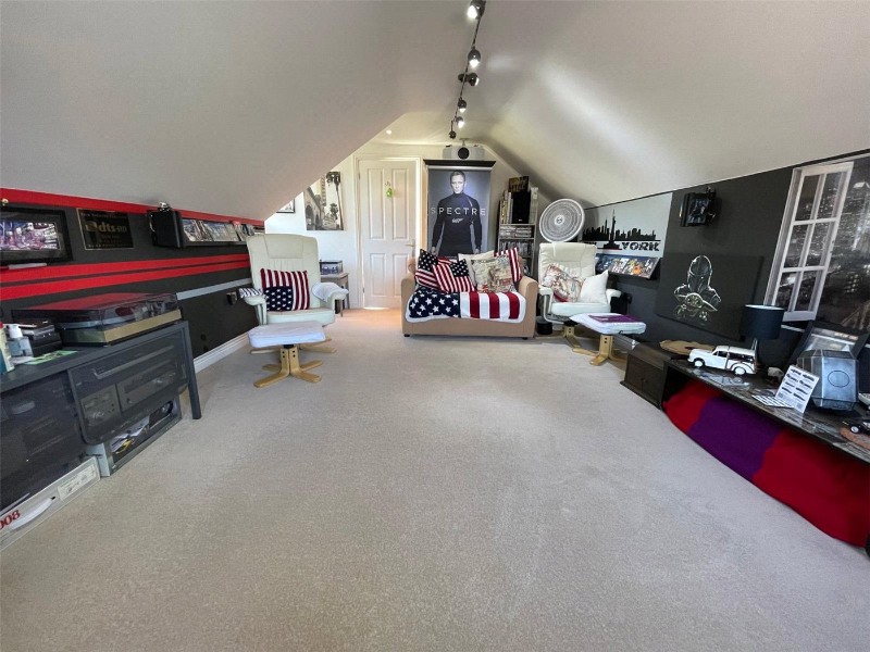 Knowland Drive, Milford on Sea, Lymington, Hampshire, SO41