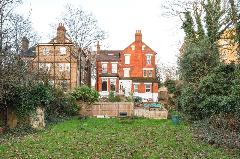 Border Crescent, London, SE26